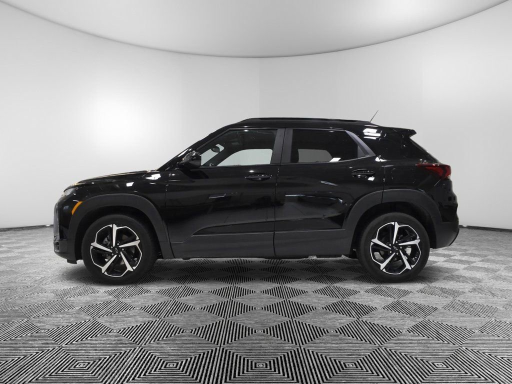 Used 2023 Chevrolet TrailBlazer RS w/ Convenience Package image 2