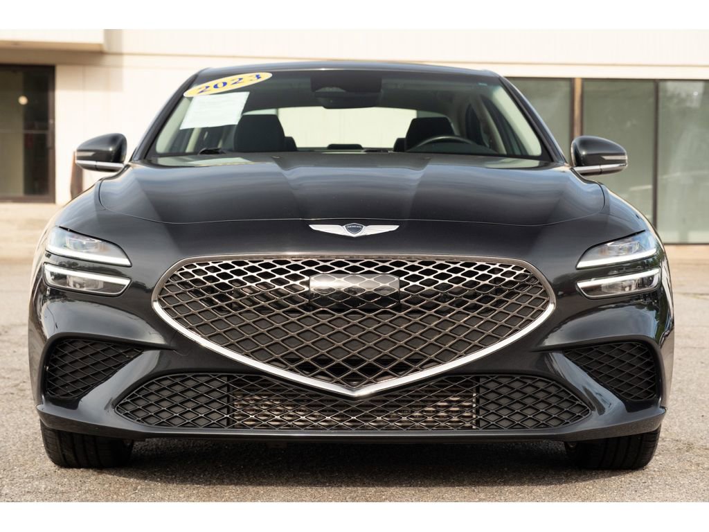 Used 2023 Genesis G70 2.0T image 3