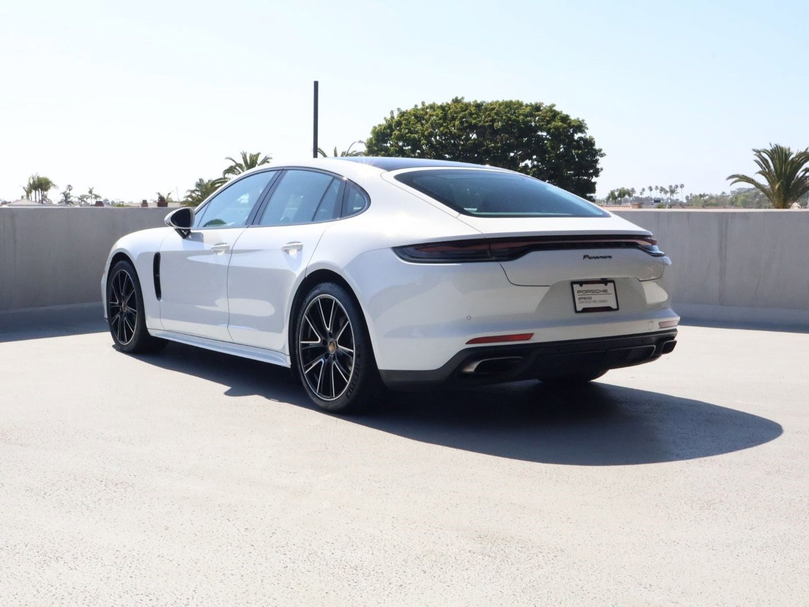 Certified 2022 Porsche Panamera 4 w/ Premium Package image 3