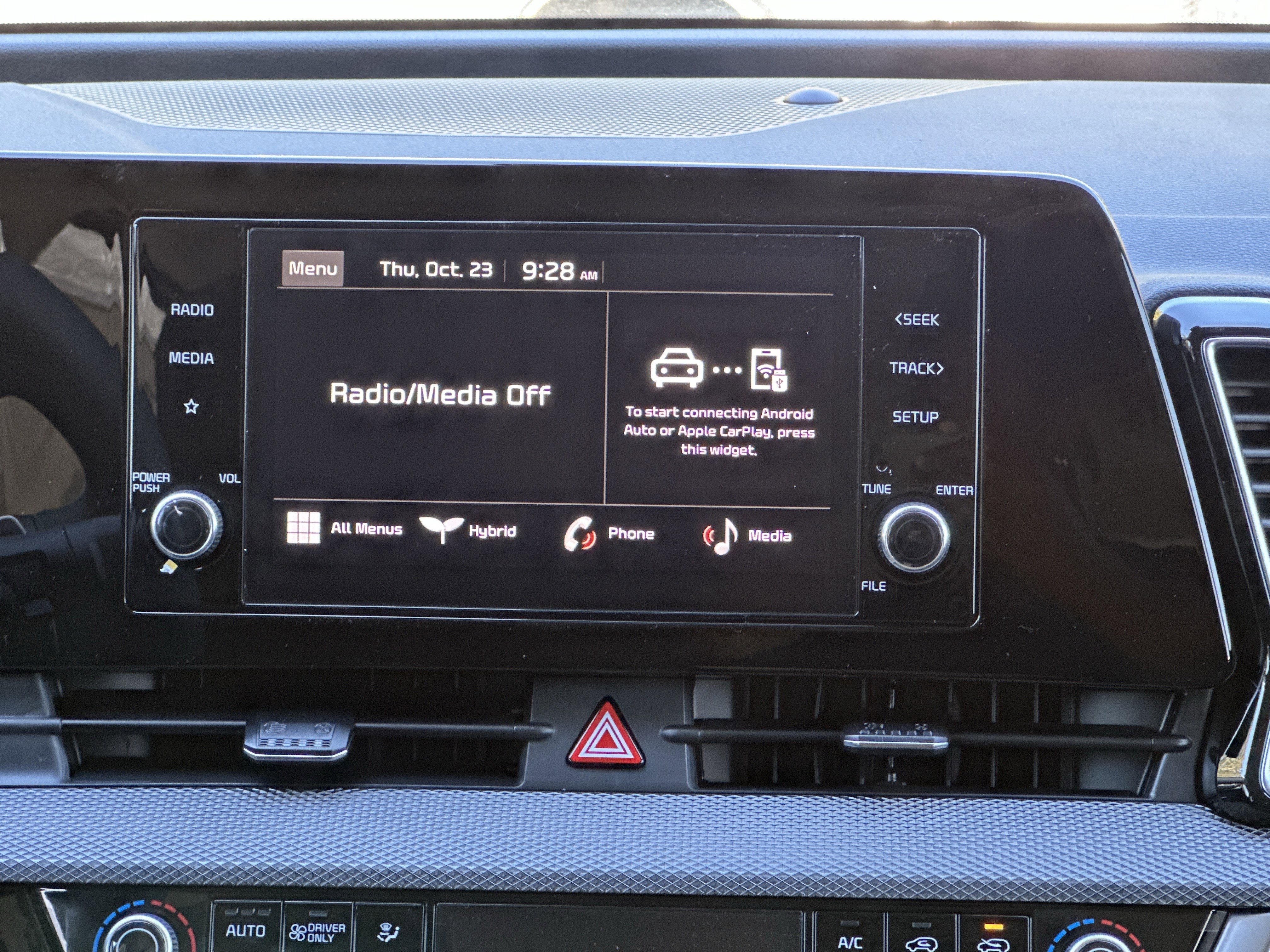 New 2025 Kia Sportage LX image 3