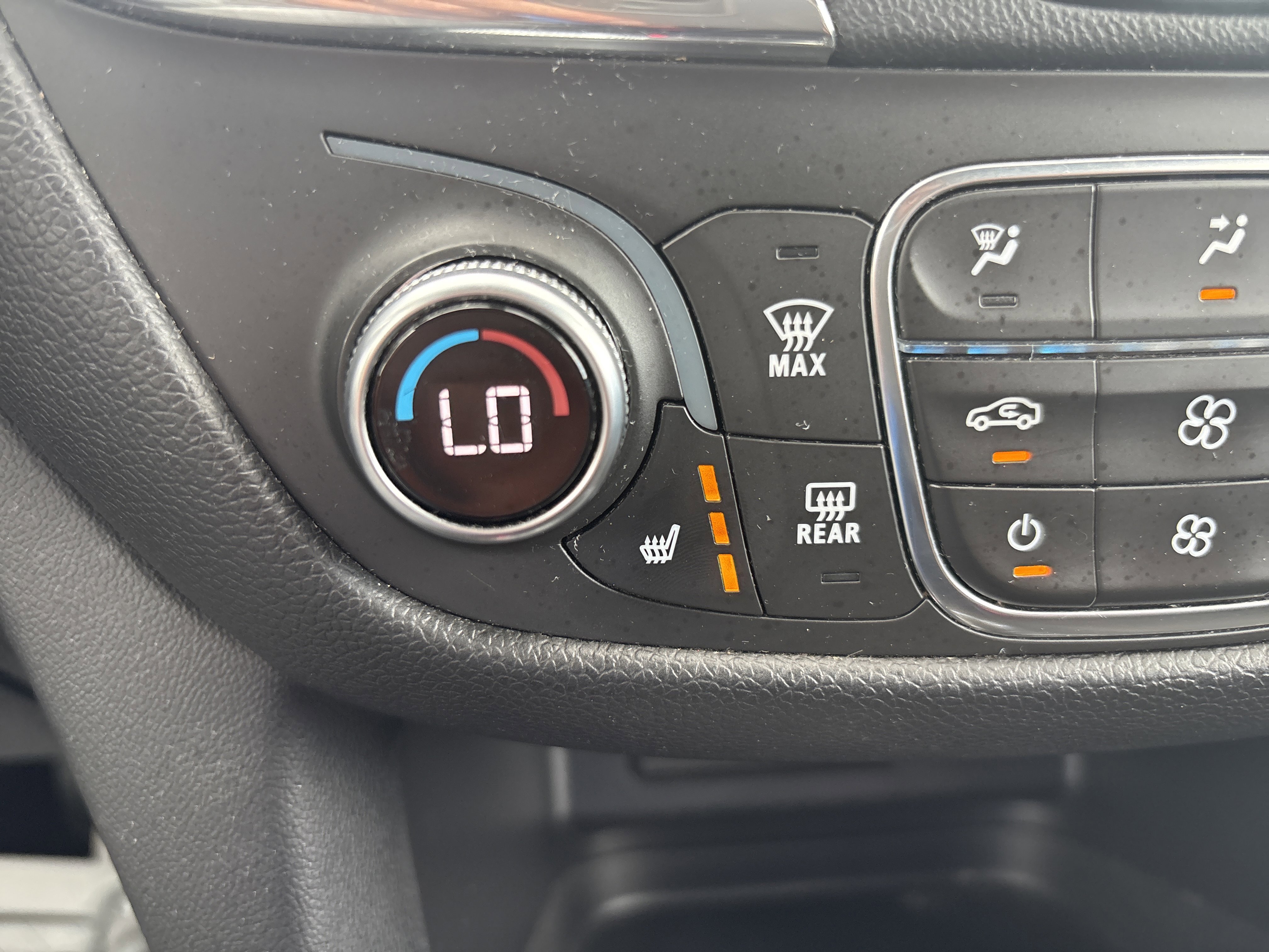 Used 2019 Chevrolet Equinox LT AWD/4WD image 9