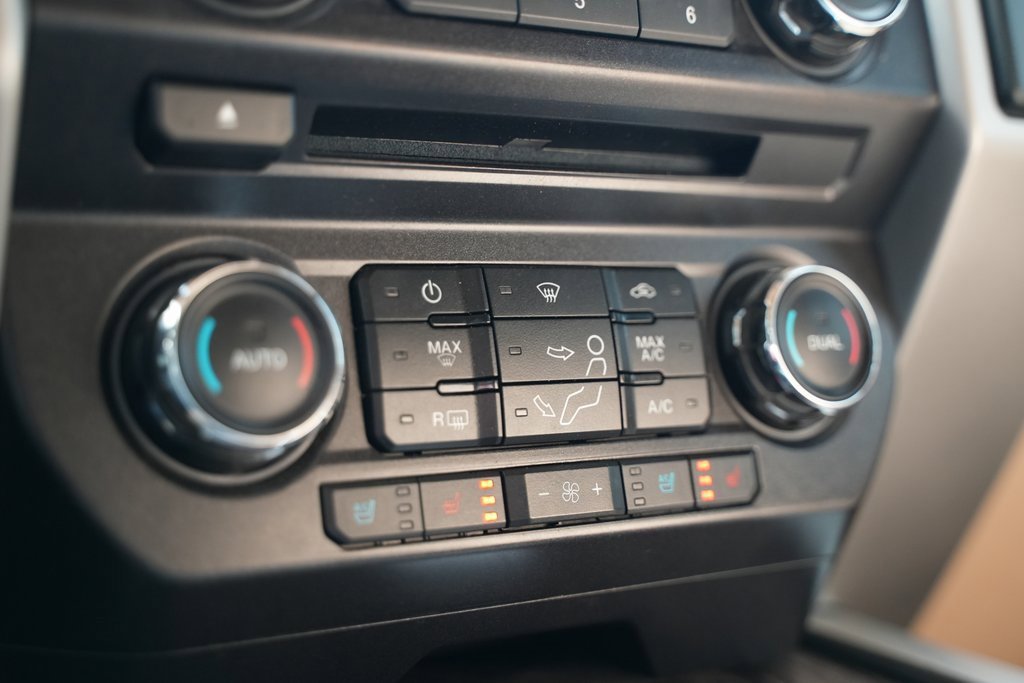 Used 2017 Ford F250 Lariat w/ Lariat Ultimate Package image 35