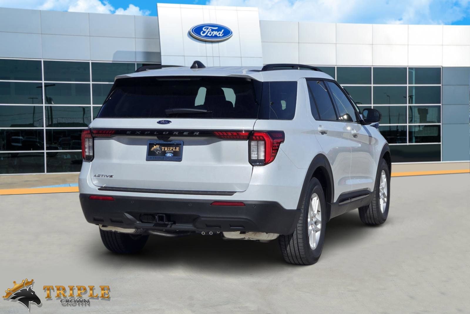 New 2026 Ford Explorer Active image 5