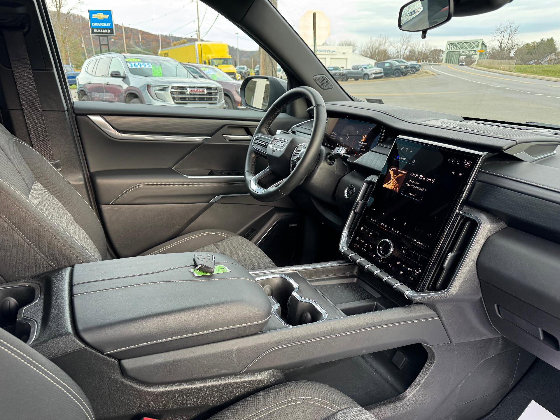 Used 2025 GMC Acadia Elevation image 47