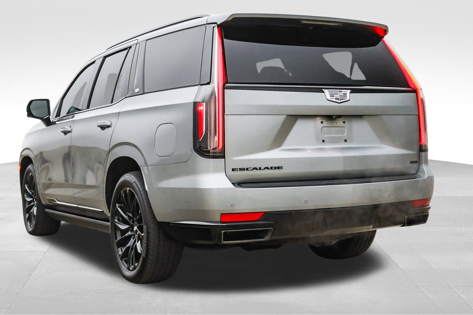 Used 2023 Cadillac Escalade Sport Platinum w/ LPO, ONYX Package image 7