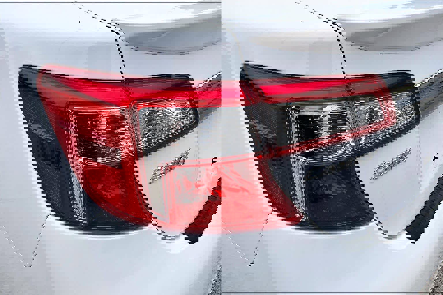 Used 2012 Toyota Camry XLE w/ Leather Pkg FWD image 29