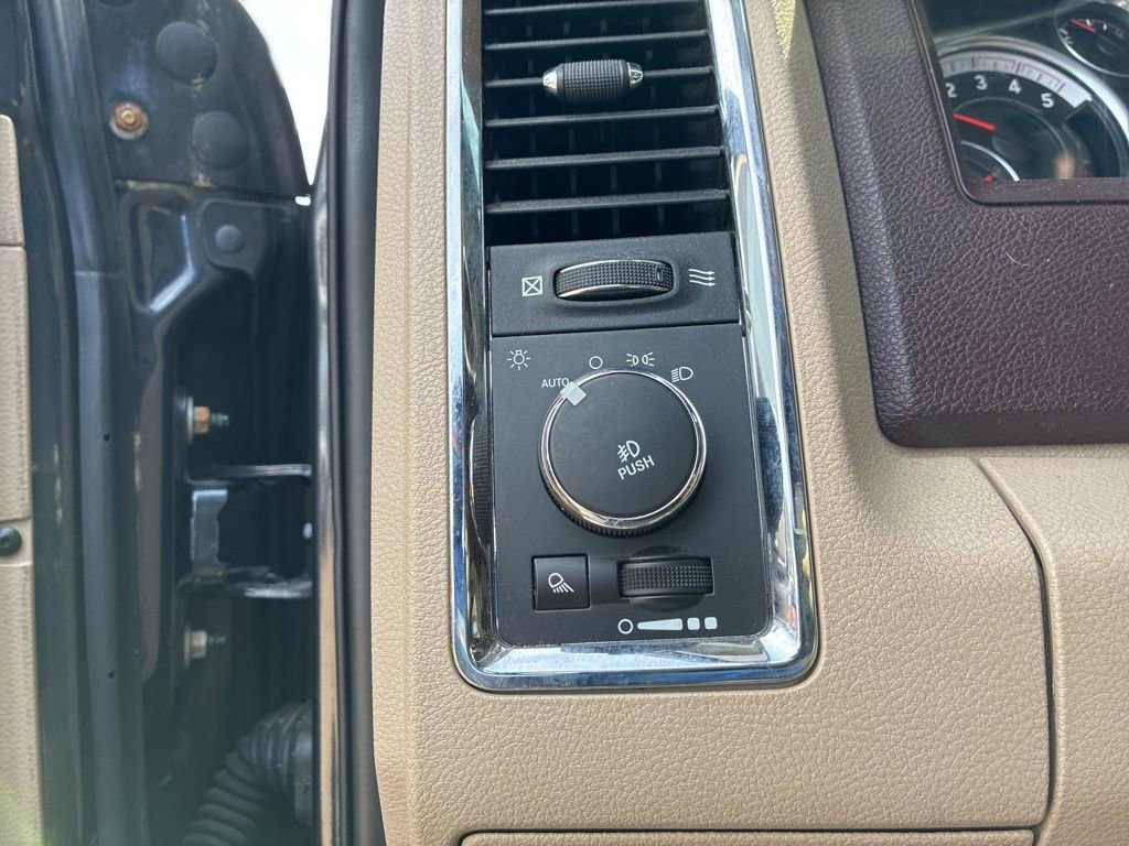 Used 2016 RAM 2500 Laramie w/ Convenience Group image 12