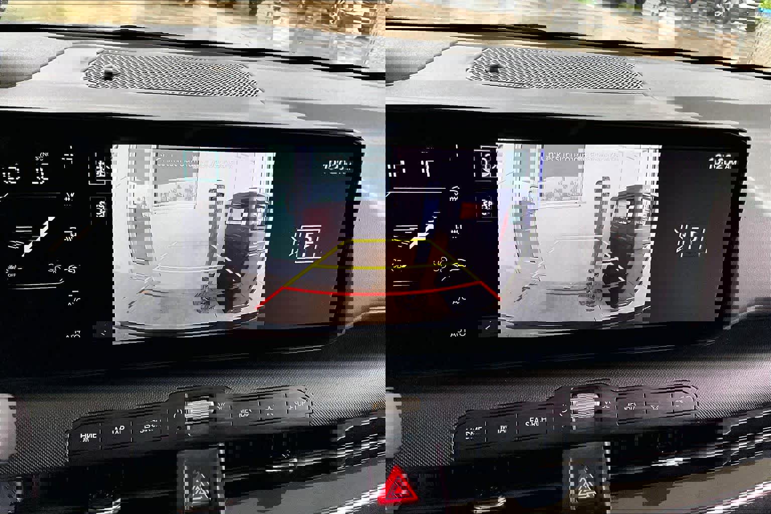 Used 2025 Kia K4 EX image 24