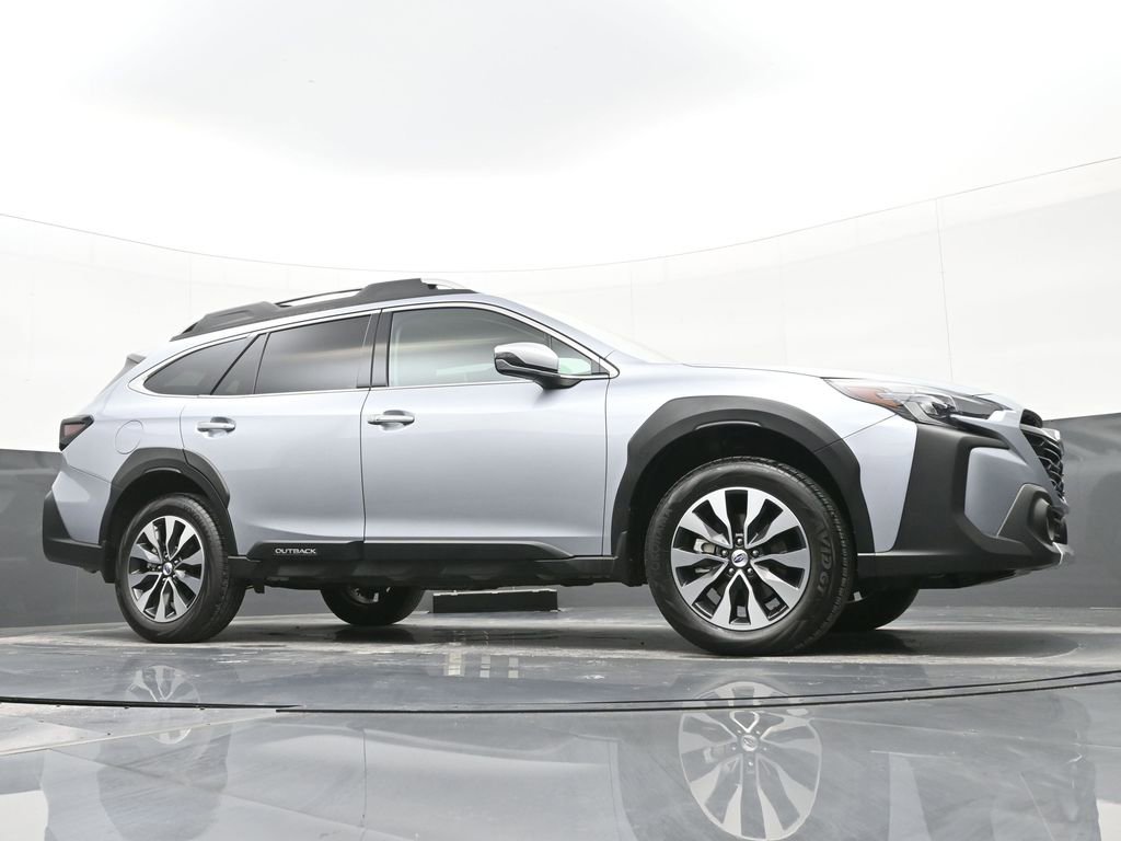 Used 2025 Subaru Outback Touring XT image 40