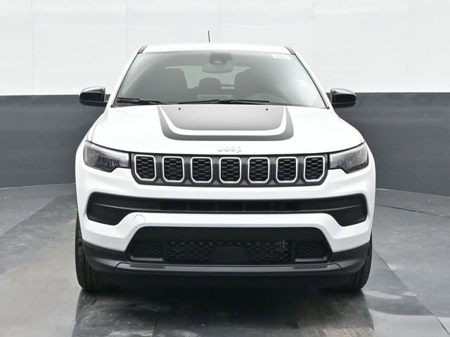 Used 2025 Jeep Compass Sport w/ Mopar Graphics Package AWD/4WD image 7