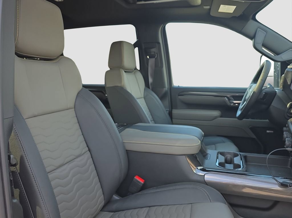 Used 2026 Chevrolet Silverado 2500 ZR2 w/ LPO, Dark Essentials Package image 19