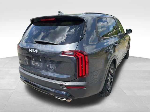 Used 2022 Kia Telluride SX w/ Nightfall Edition Package AWD/4WD image 3