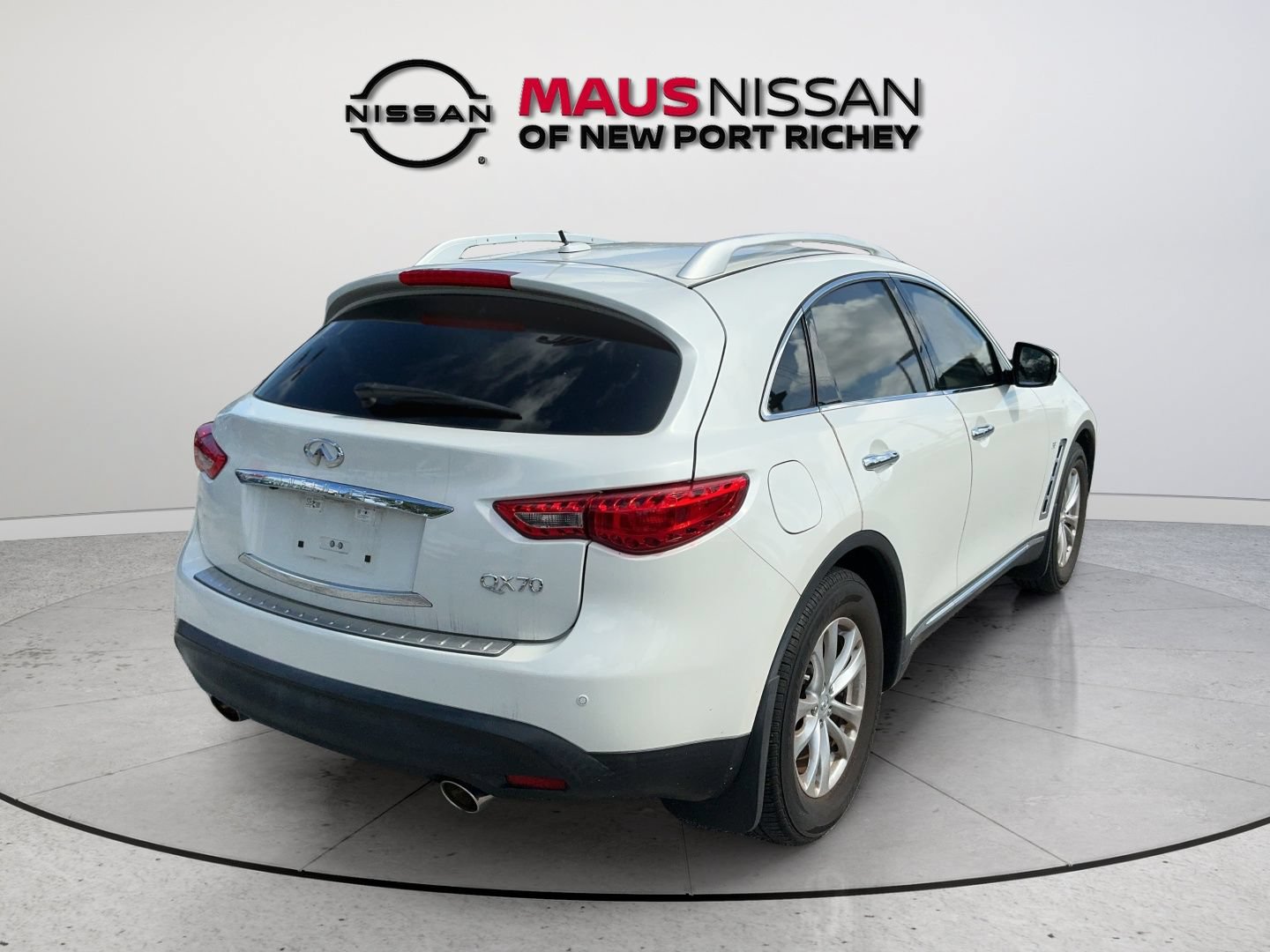 Used 2017 INFINITI QX70 2WD w/ Premium Package image 10