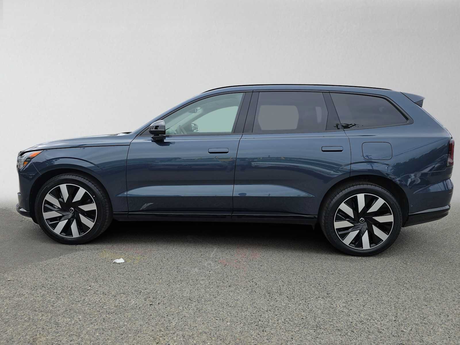 Certified 2025 Volvo EX90 Ultra AWD/4WD image 7