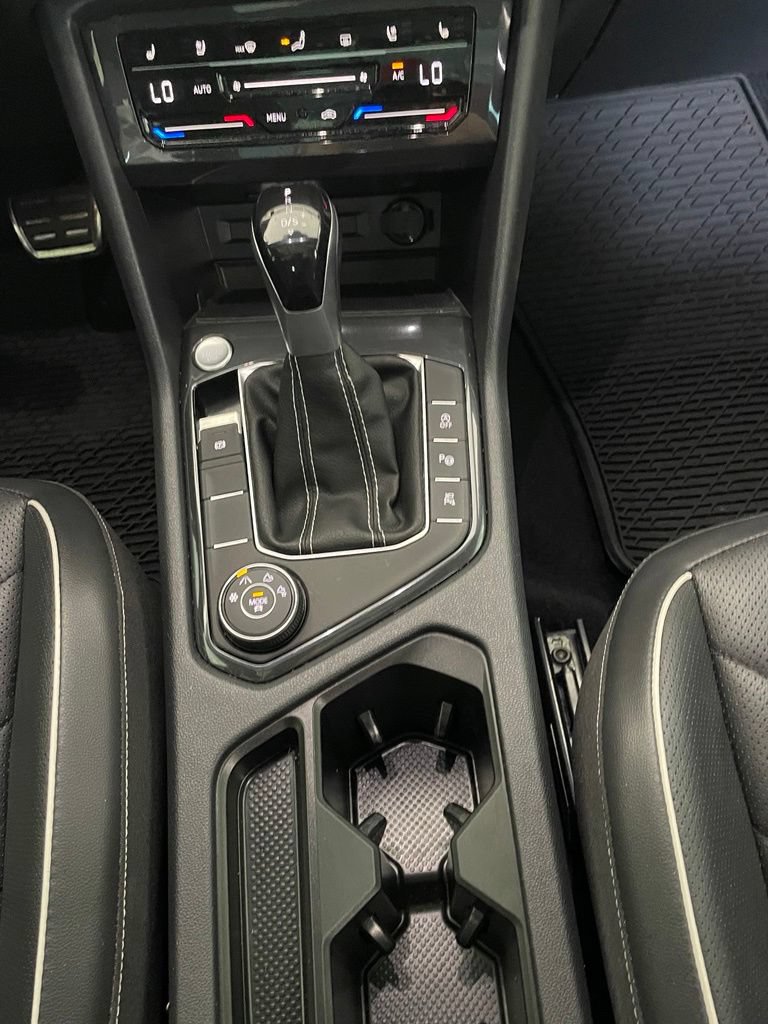 Used 2024 Volkswagen Tiguan SEL R-Line AWD/4WD image 19