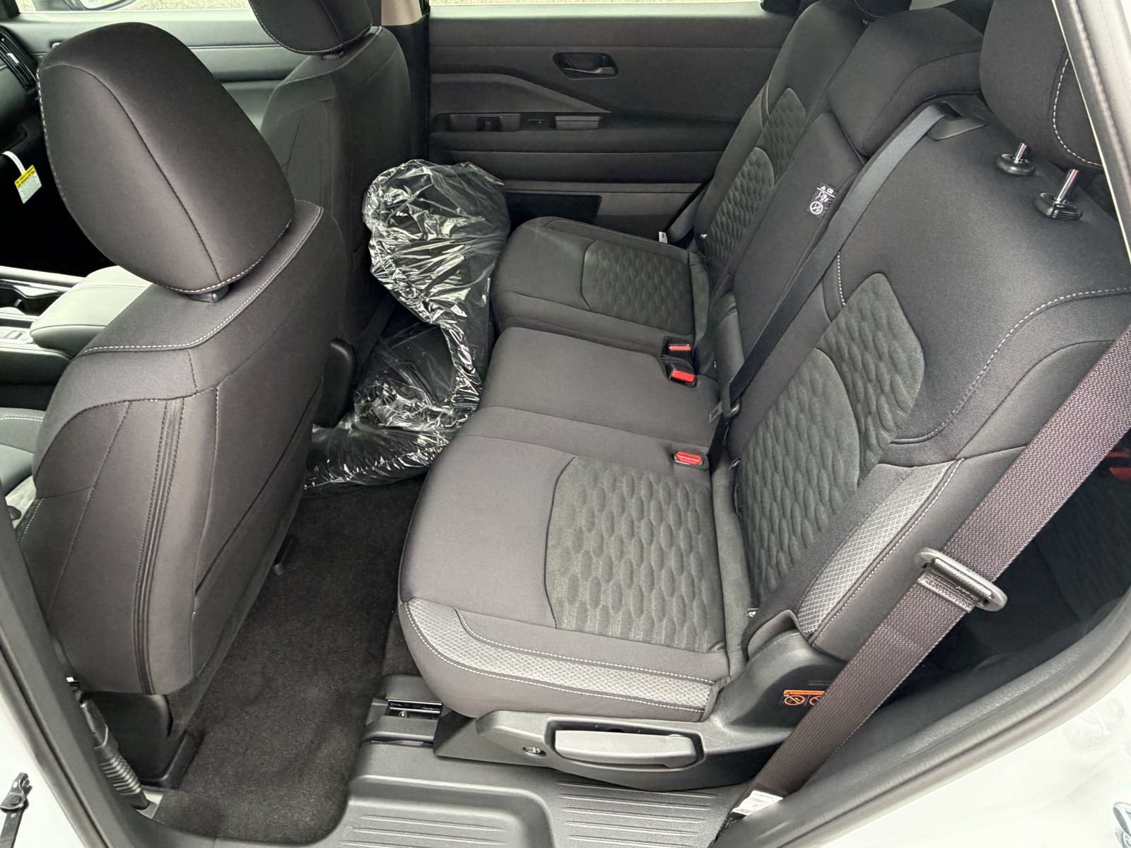 New 2026 Nissan Pathfinder SV w/ SV Premium Package FWD image 21