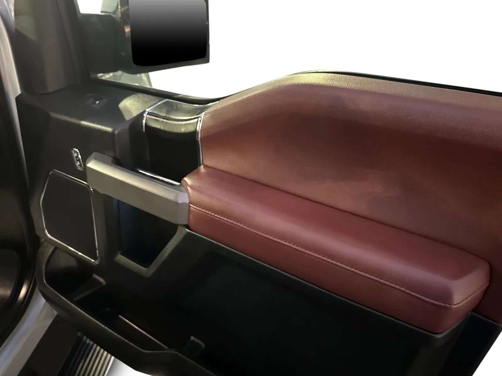 Used 2018 Ford F150 Platinum w/ Equipment Group 701A Luxury image 22