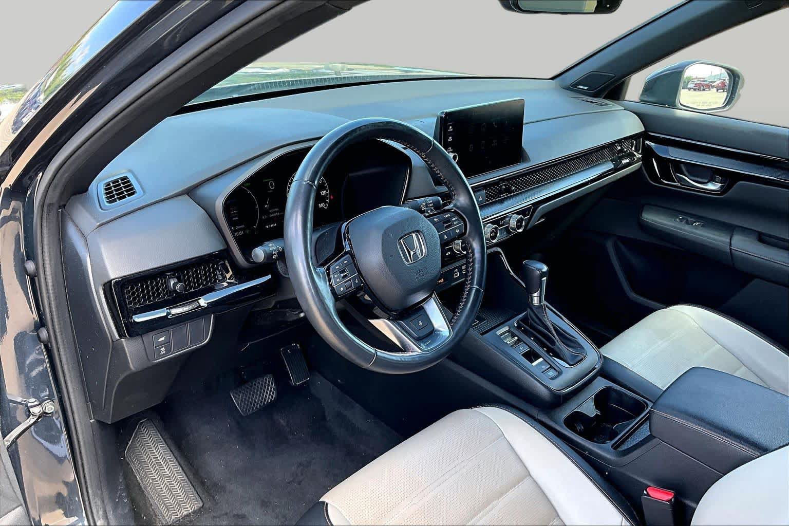 Used 2024 Honda CR-V Sport Touring image 15