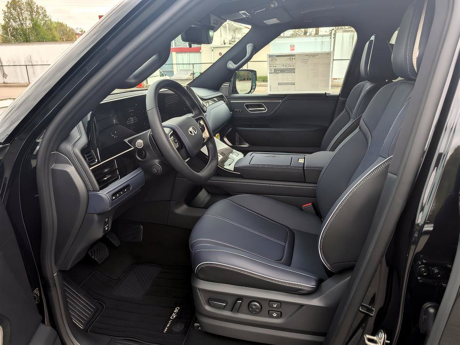 Certified 2026 INFINITI QX80 4WD w/ Sport Exterior Package image 11