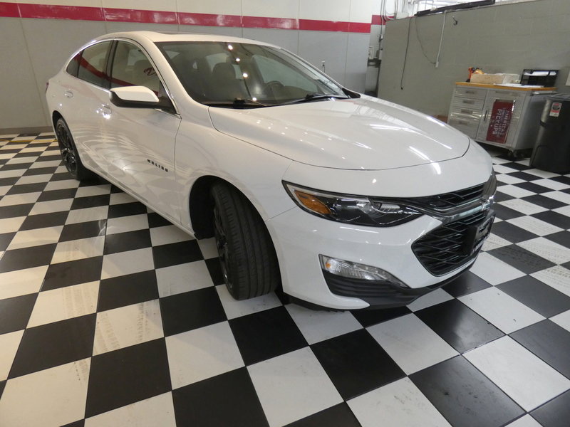 Used 2023 Chevrolet Malibu LT image 3