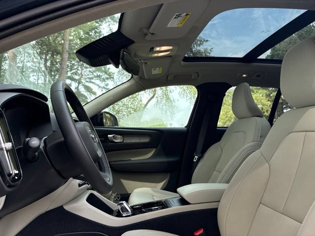 New 2026 Volvo XC40 B5 Ultra w/ Climate Package AWD/4WD image 21