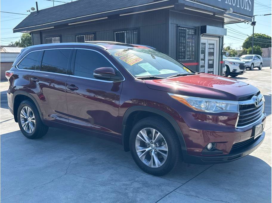 Used 2015 Toyota Highlander XLE AWD/4WD image 38