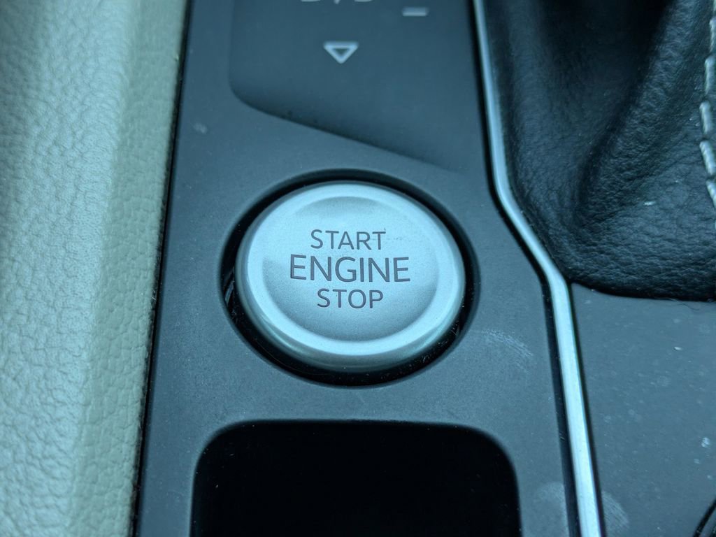 Certified 2022 Volkswagen Atlas SE image 27