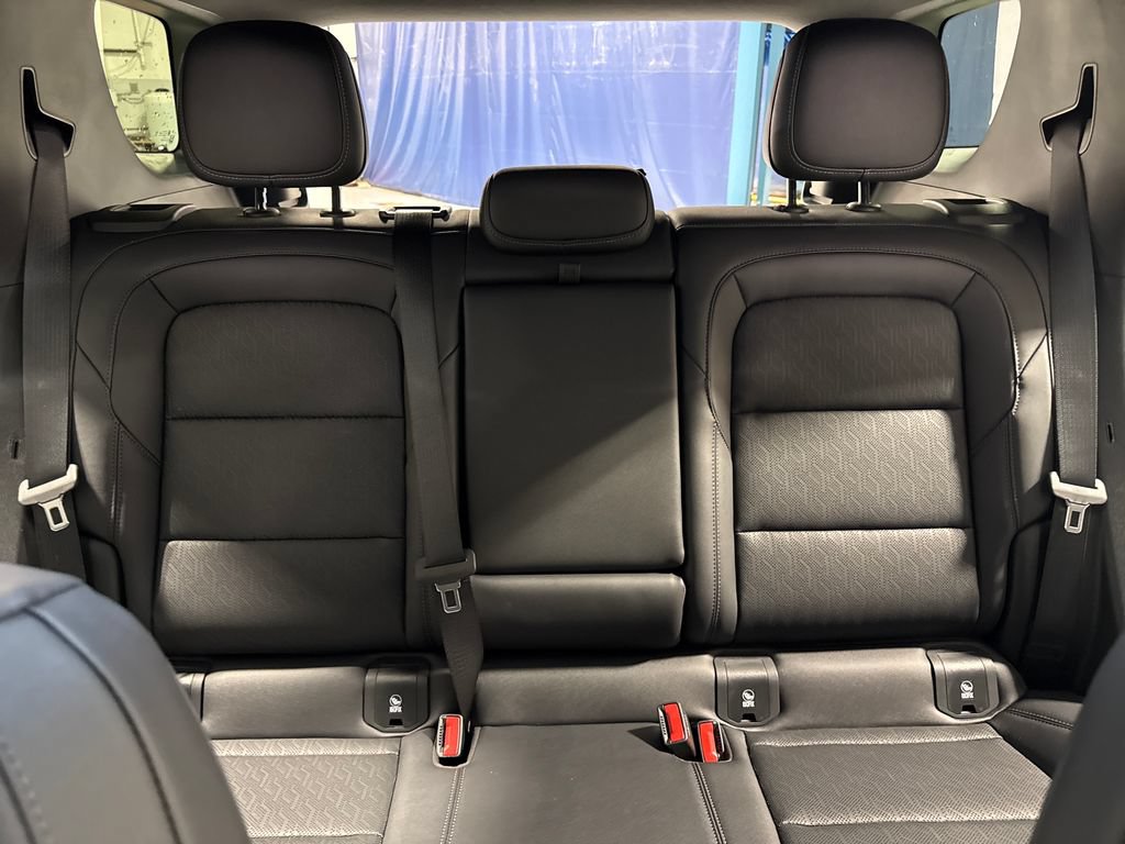New 2026 Chevrolet Equinox LT w/ Convenience Package II FWD image 39