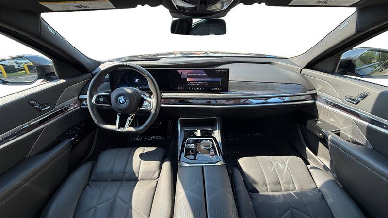 Used 2023 BMW i7 xDrive60 AWD/4WD image 12