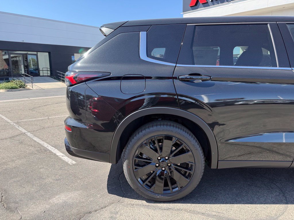 New 2026 Mitsubishi Outlander LE FWD image 13