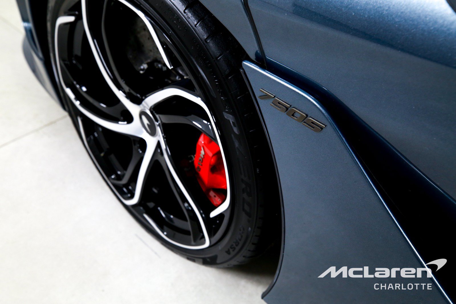 Used 2025 McLaren 750S RWD image 28