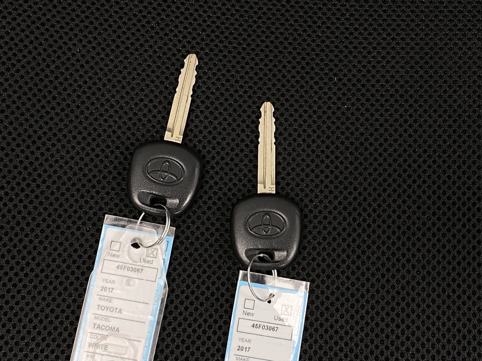 Used 2017 Toyota Tacoma SR image 10