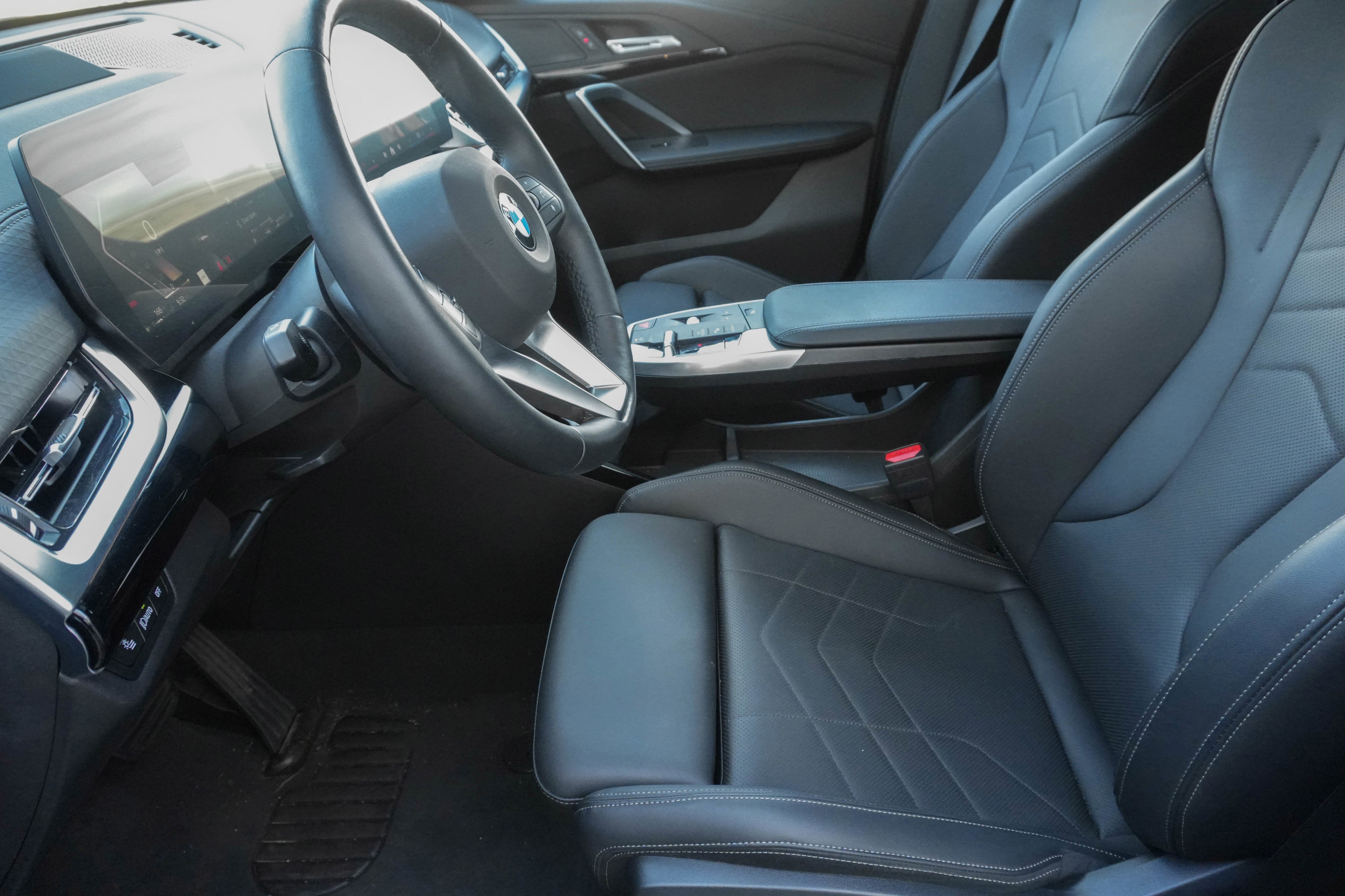 Certified 2025 BMW X2 xDrive28i image 12