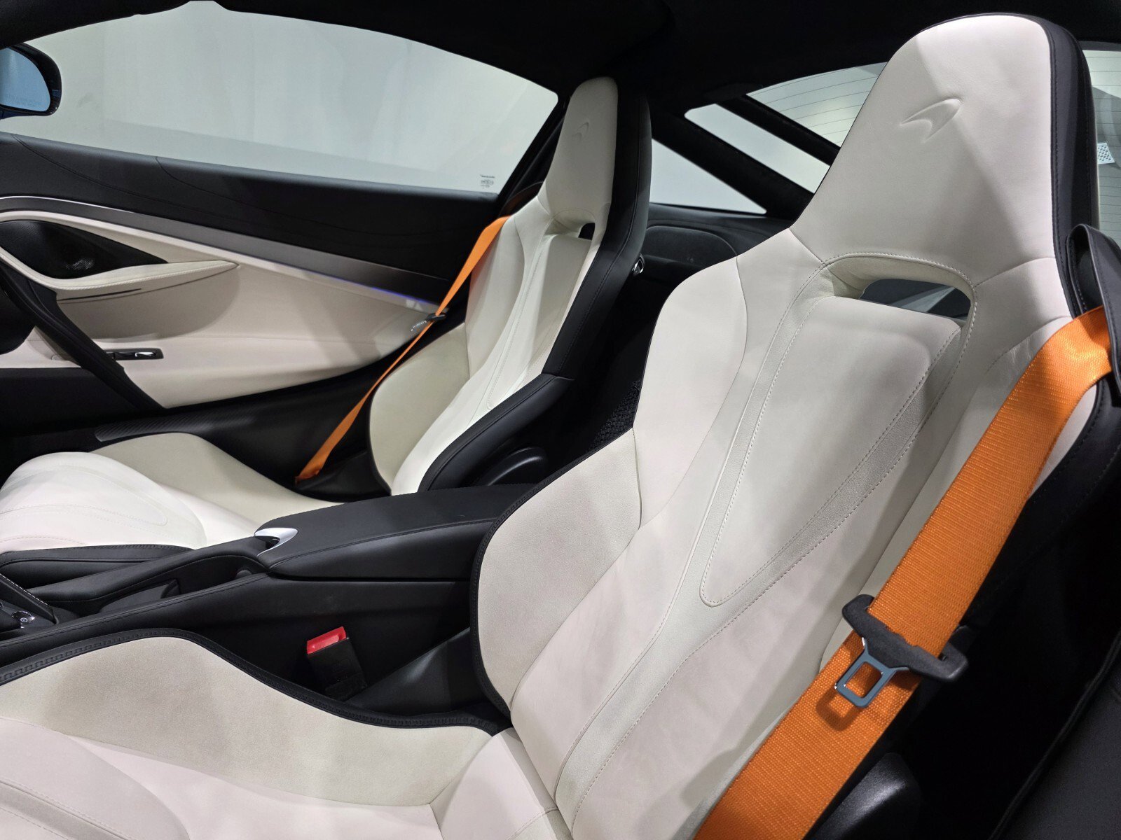 Used 2025 McLaren 750S image 8