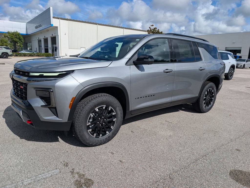 New 2026 Chevrolet Traverse Z71 w/ Enhanced Driving Package AWD/4WD image 3
