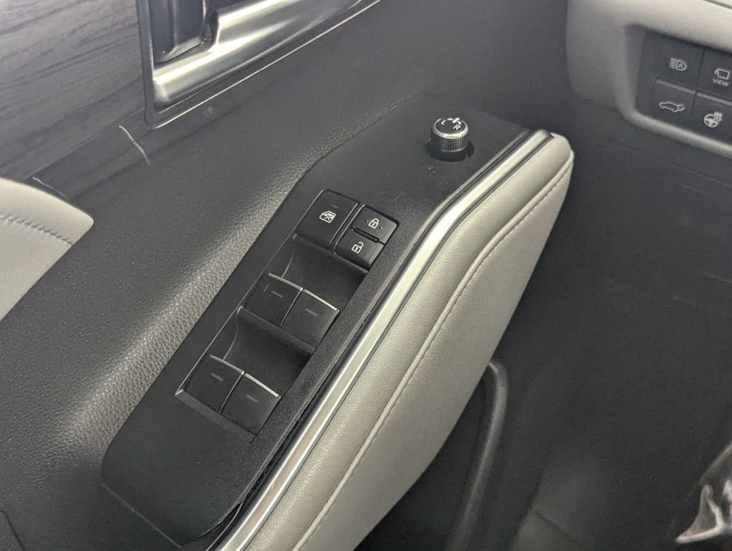 Used 2021 Toyota Highlander Limited FWD image 17