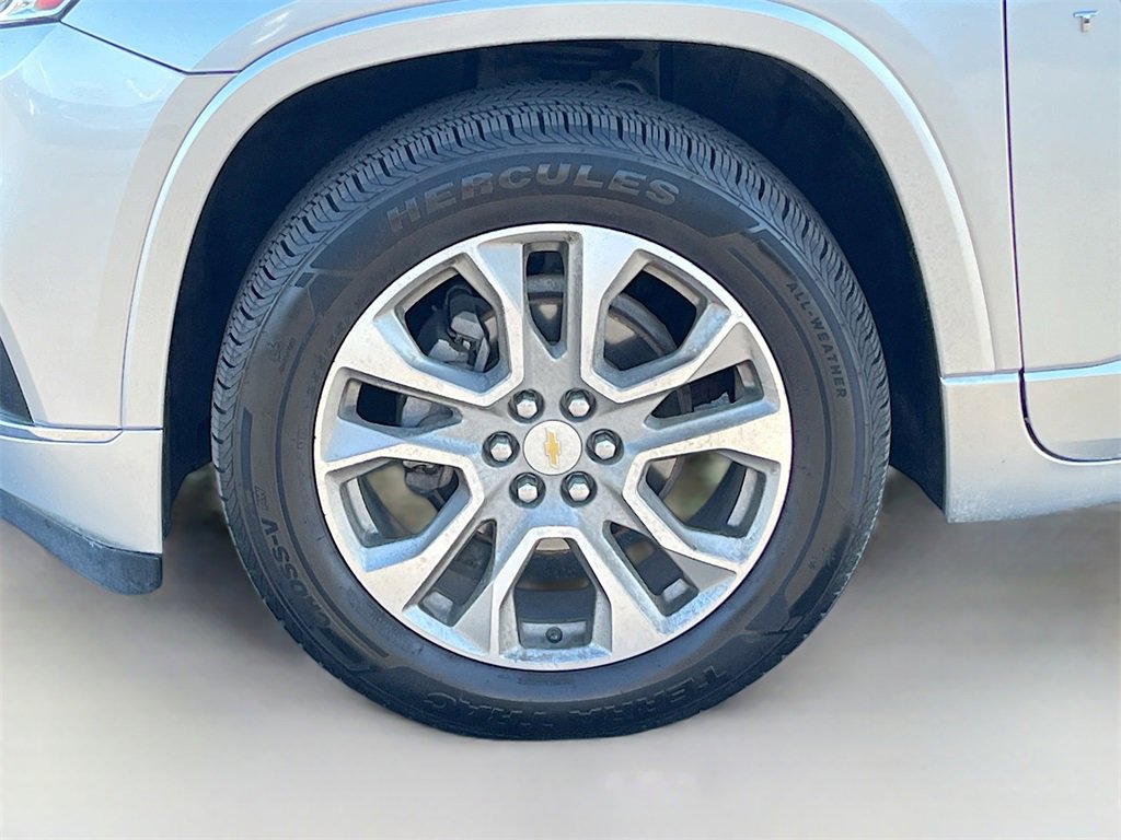 Used 2020 Chevrolet Traverse Premier image 32
