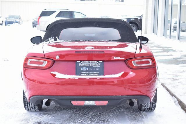 Used 2017 FIAT 124 Spider Classica image 5