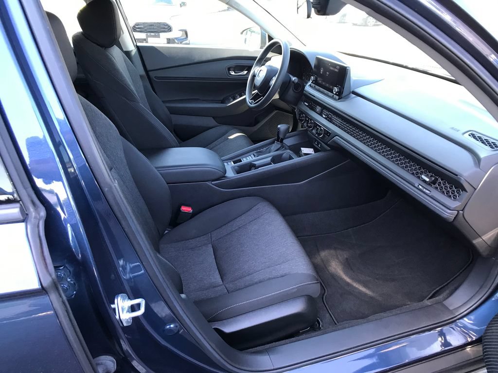 Certified 2023 Honda Accord EX image 11