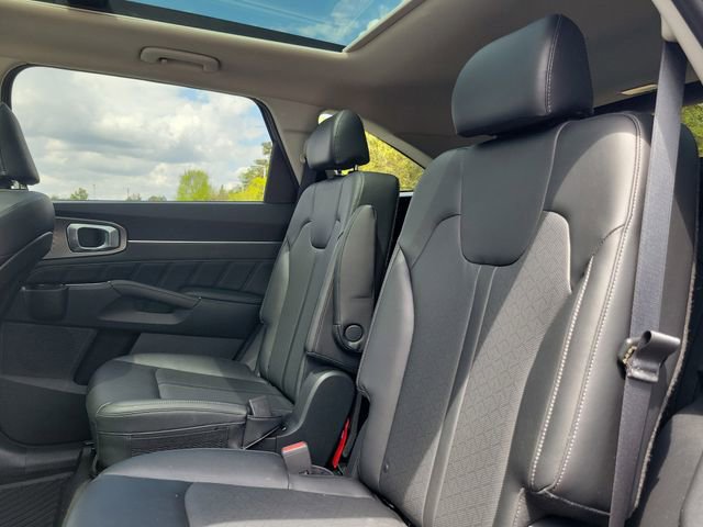 Certified 2022 Kia Sorento SX image 9