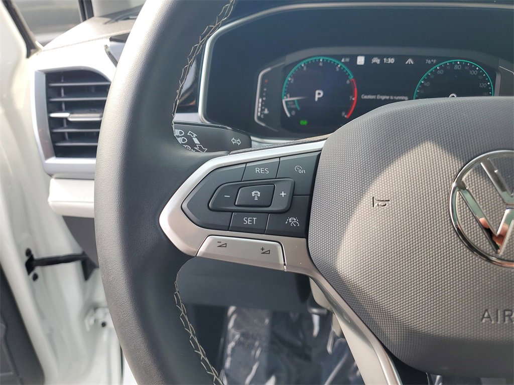 Used 2025 Volkswagen Taos SEL image 28