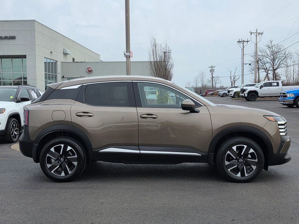 Used 2025 Nissan Kicks SR image 4