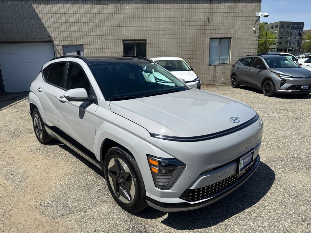 Certified 2024 Hyundai Kona Limited FWD image 9