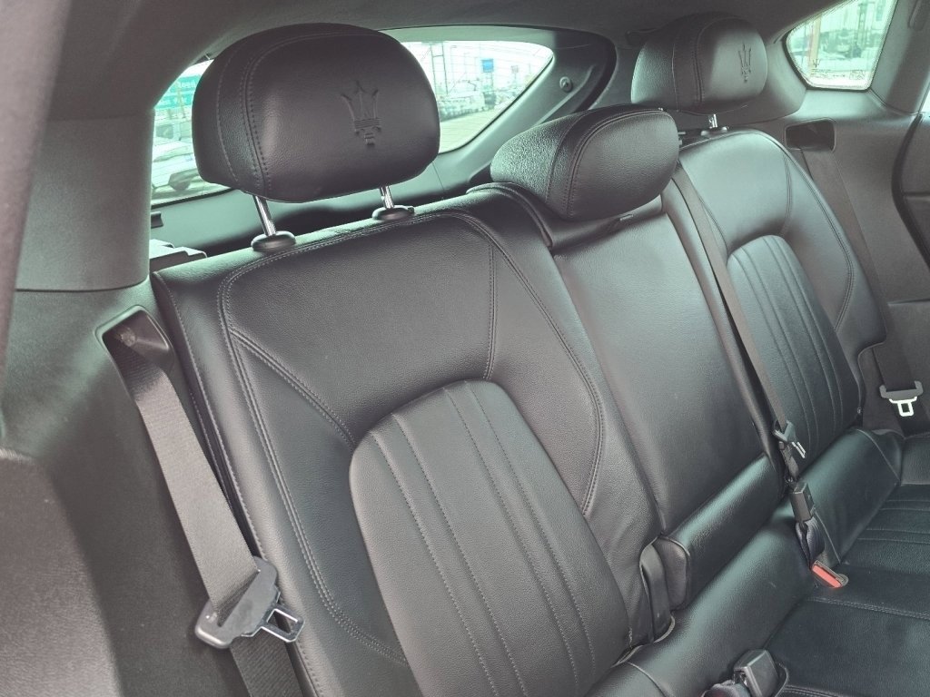 Used 2023 Maserati Levante Modena image 17