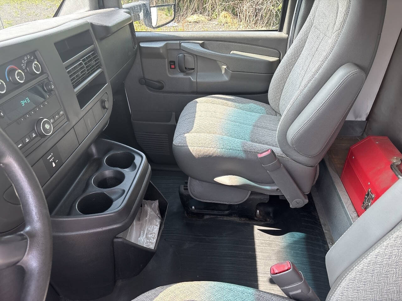 Used 2014 Chevrolet Express 3500 Extended RWD image 12