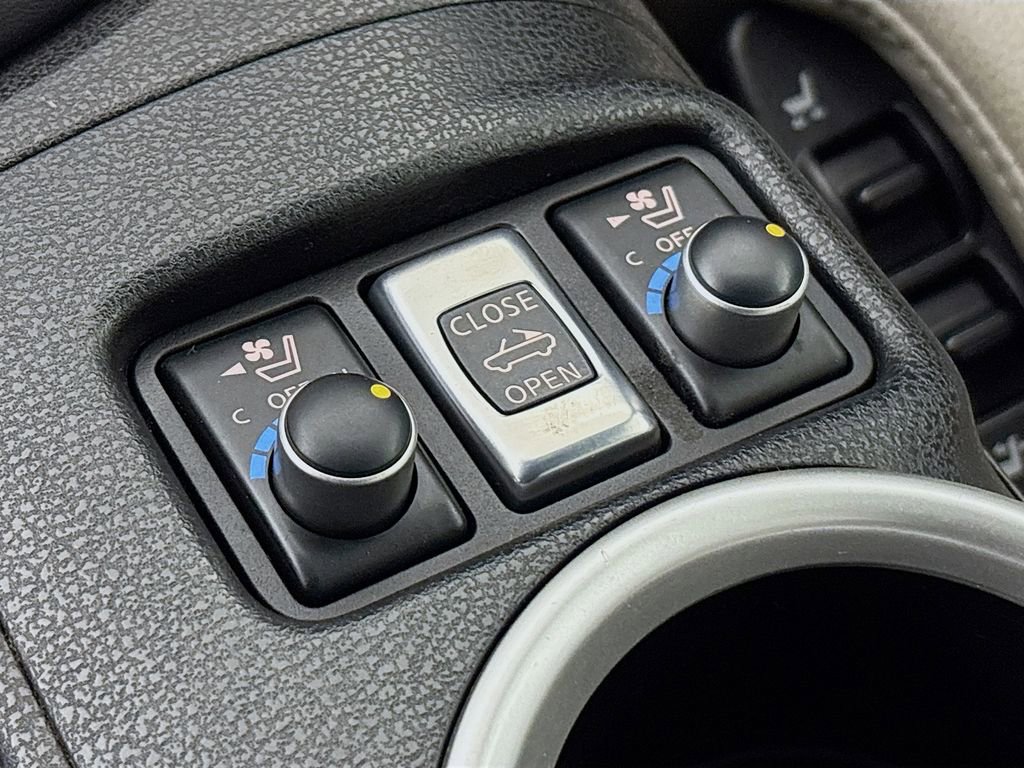 Used 2010 Nissan 370Z Touring w/ Sport Pkg image 22