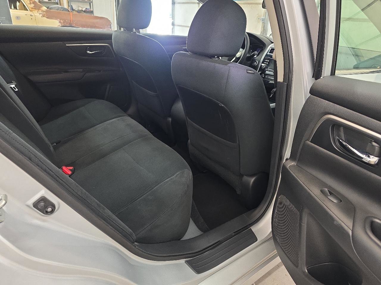 Used 2015 Nissan Altima 2.5 S w/ Power Driver Seat Package FWD image 33