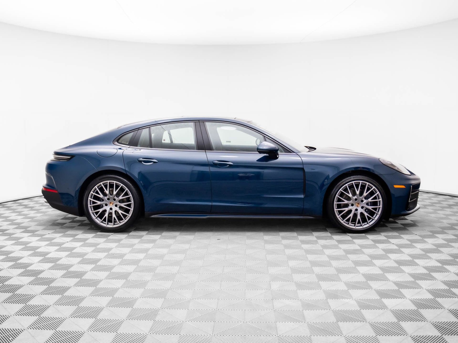 New 2026 Porsche Panamera 4 image 7