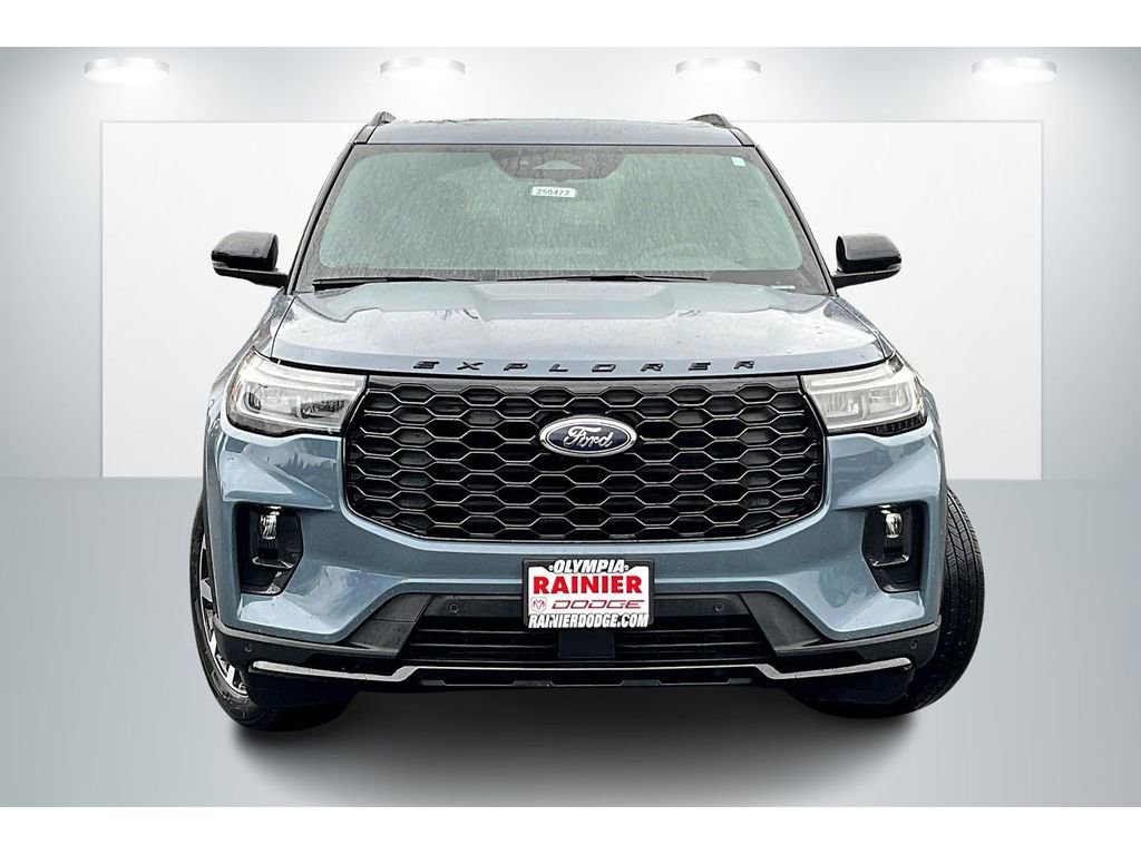 Used 2025 Ford Explorer ST-Line image 3