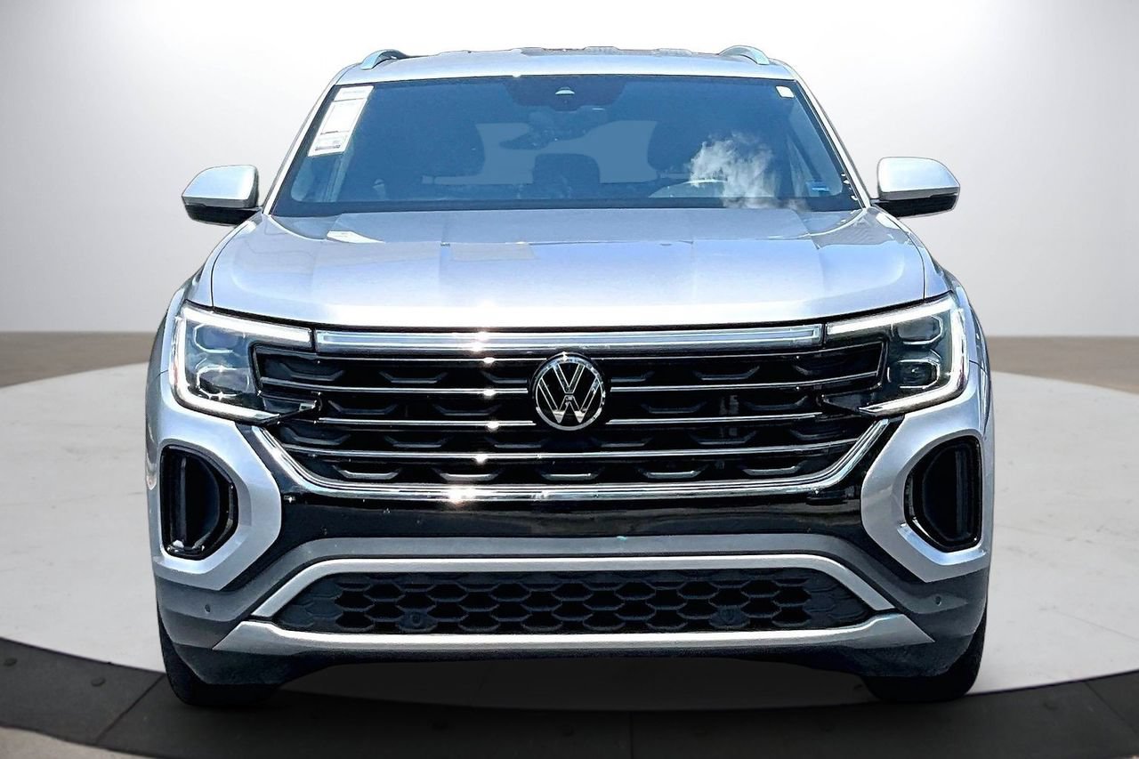 Used 2024 Volkswagen Atlas Cross Sport SE AWD/4WD image 3